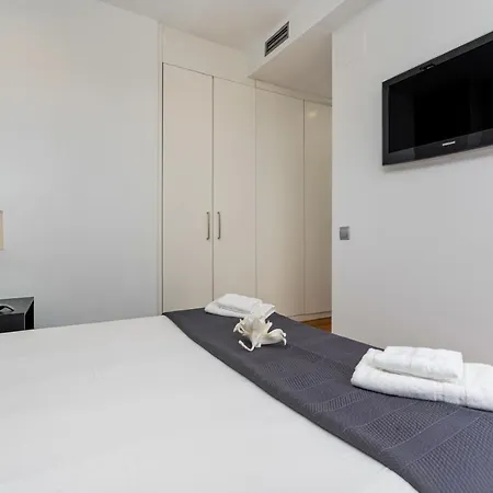 Lodging Beach Penthouse Near Center With Pool